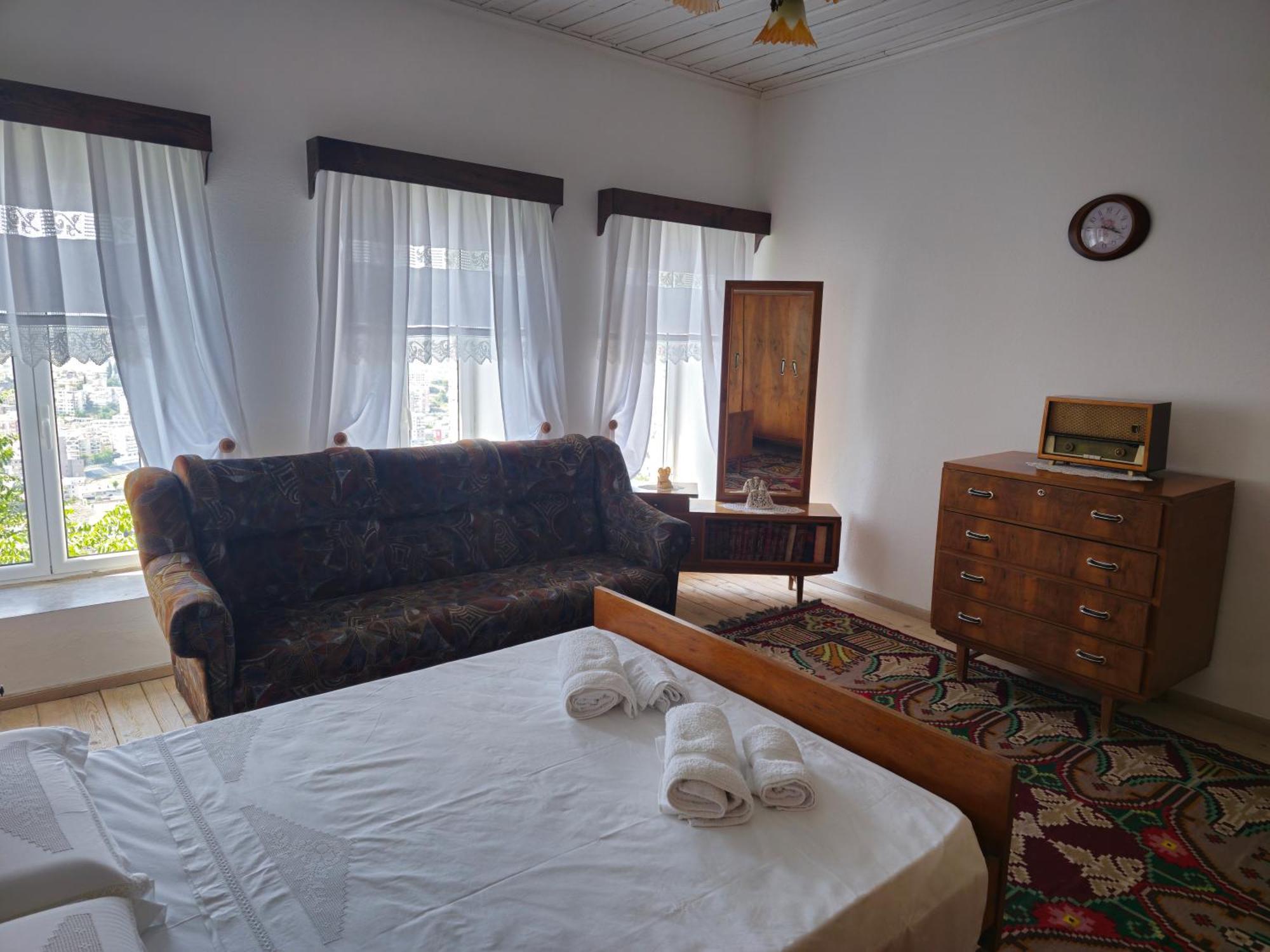 Traditional House Shapllo Gjirokaster Phòng bức ảnh